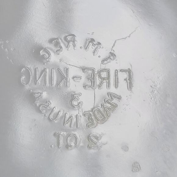 Vintage Fire King Baking Dish 2Qt  Primrose Pattern Mid Century Baking USA - Picture 8 of 8